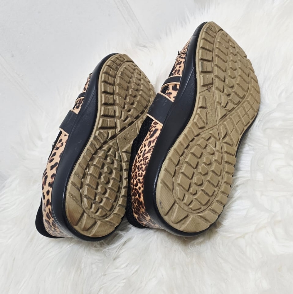 Traq by Alegria Leopard Print Black Sneakers - Picture 5 of 9